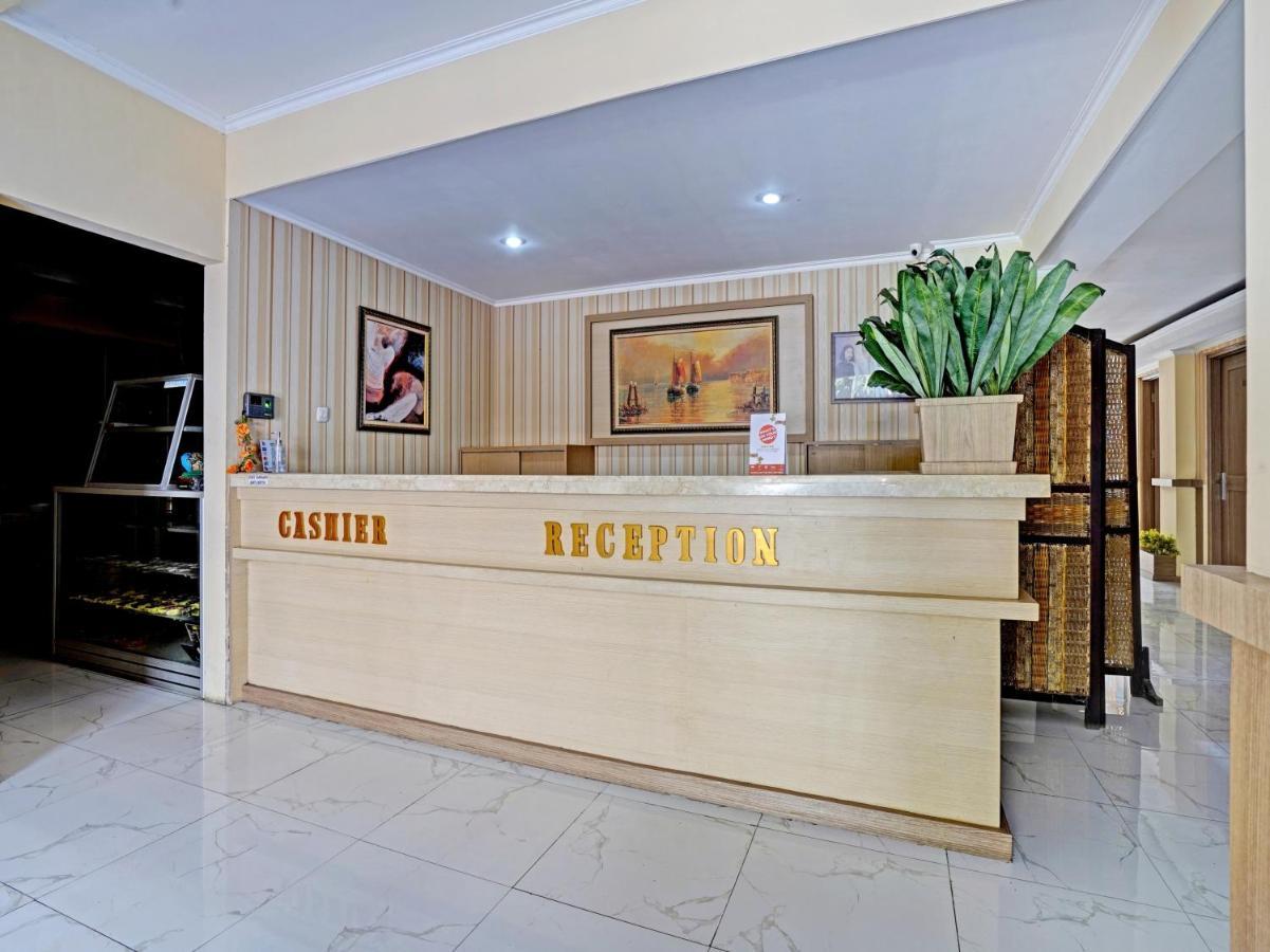 Oyo 3953 Hotel Catellya II Cipaku Bandung Exterior photo