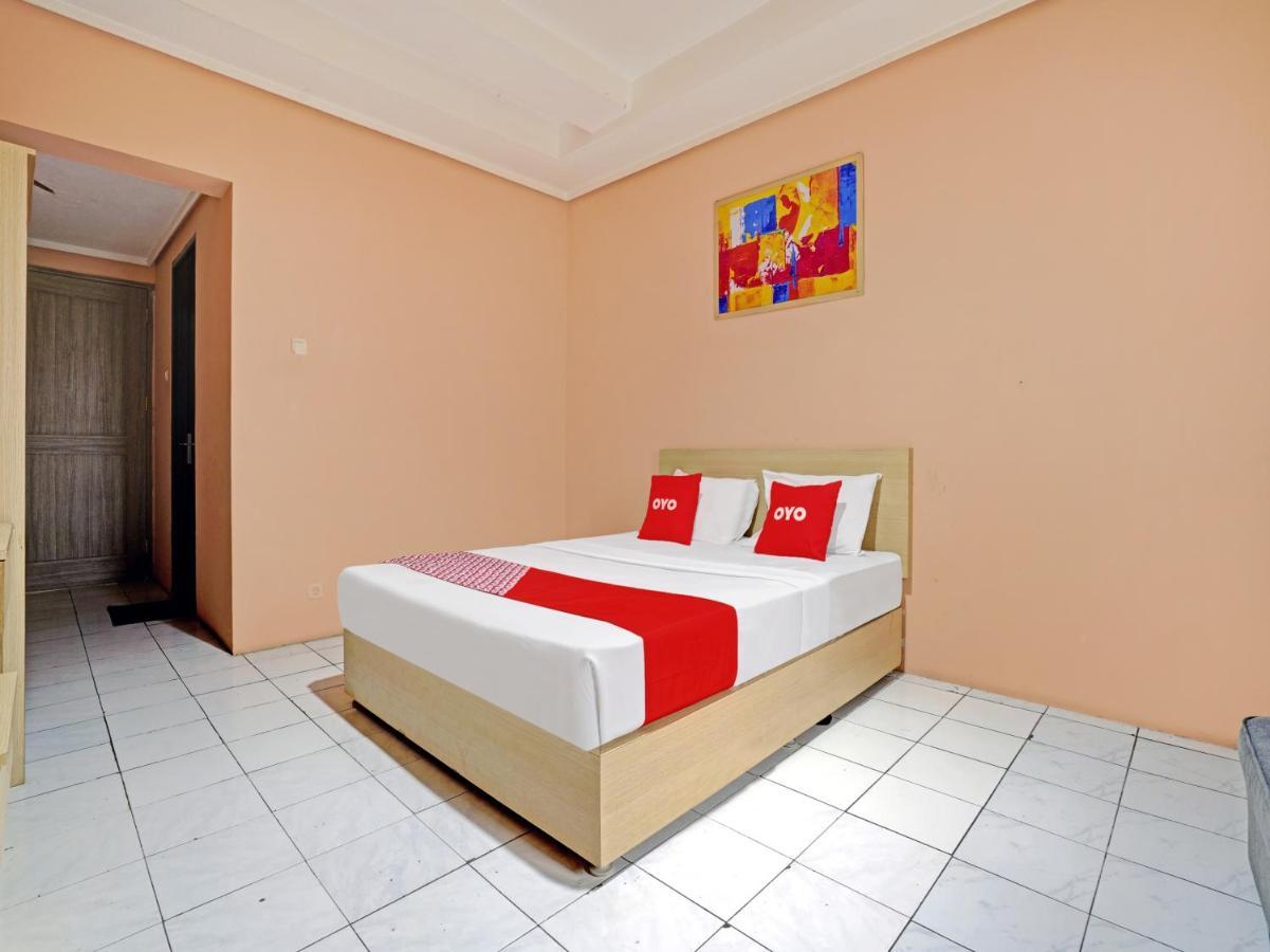 Oyo 3953 Hotel Catellya II Cipaku Bandung Exterior photo