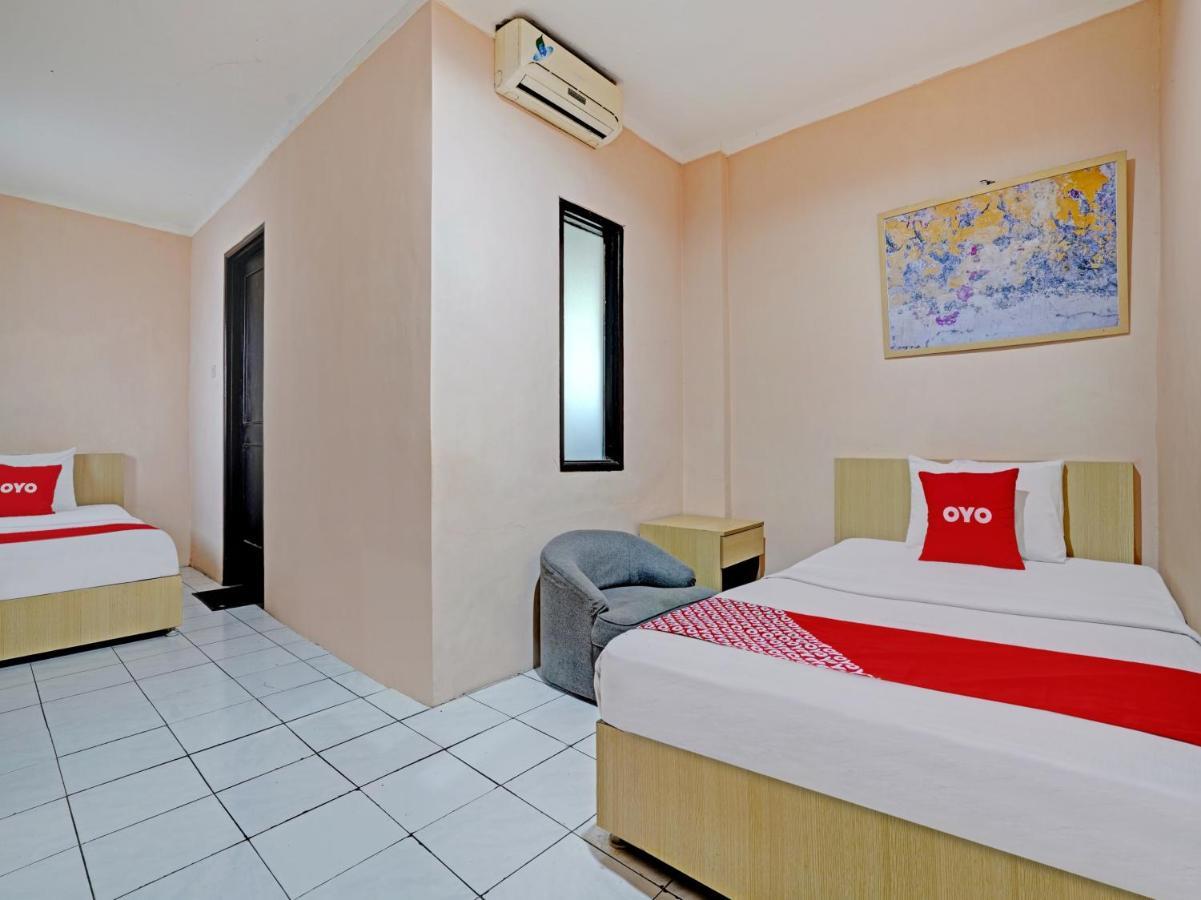 Oyo 3953 Hotel Catellya II Cipaku Bandung Exterior photo