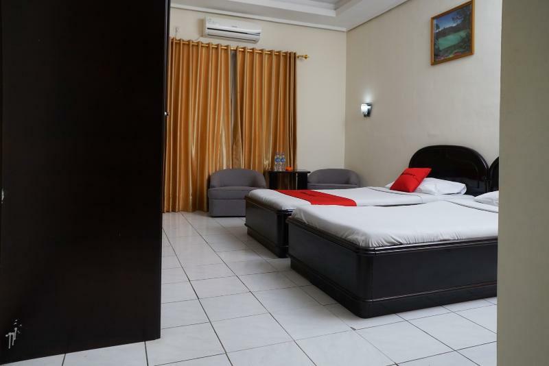 Oyo 3953 Hotel Catellya II Cipaku Bandung Exterior photo